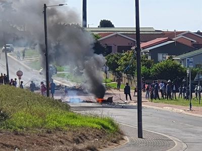 Plakkers op hol oor water en virus