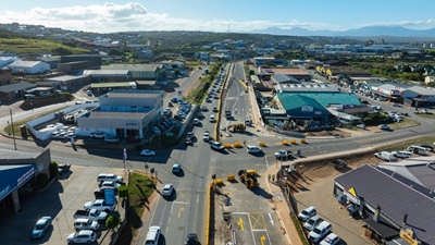 Notice of traffic accommodation on Louis Fourie Road 