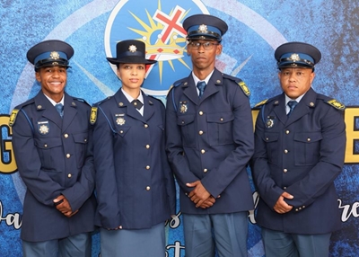 Nuwe polisiebeamptes sluit by stasie aan