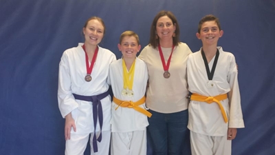 Karatekas vaar goed by toernooi