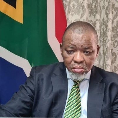 ‘Elke hond kry sy dag’ – Niehaus piles on Mantashe booing