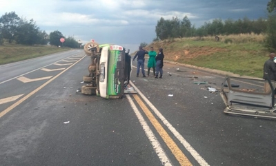 1 person killed in roll-over on the N11 in Newcastle