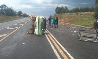 1 person killed in roll-over on the N11 in Newcastle