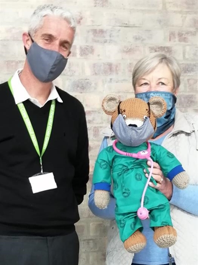 Groenkloof Masketeers make 6 000 masks