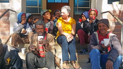 'n Bord sop in ruil vir 'n sak