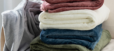 Donate blankets to those in need