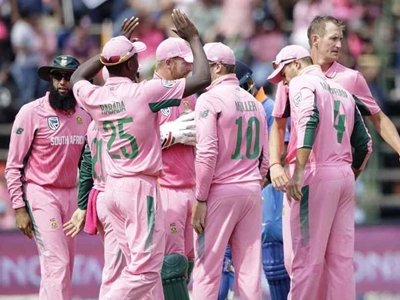 Magic Pink Proteas stay alive