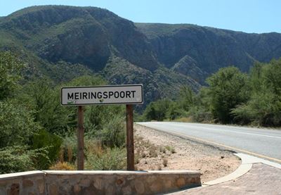 Meiringspoort closed to traffic