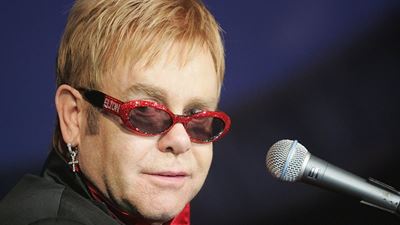 Sir Elton John to retire from touring