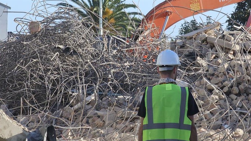MacPherson meets with building collapse survivors this weekend