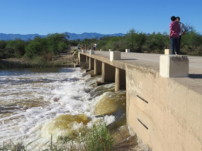 Vrou verdrink in rivier
