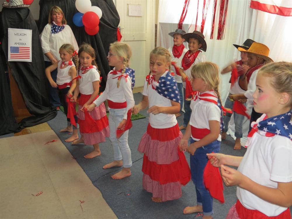 Laerskool Bertie Barnard toer om die wêreld