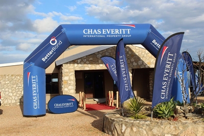 Chas Everitt Suid-Kaap vier 'n dekade van sukses