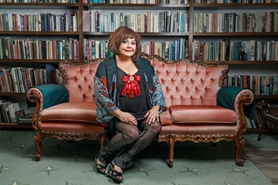 Kuier saam met Lizz Meiring in die Klein-Karoo
