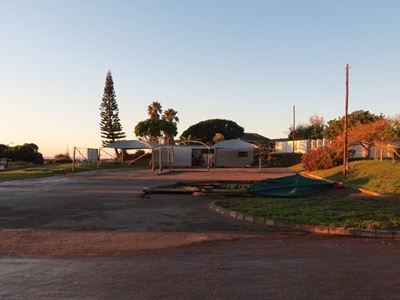 Stilbaai loop erg onder wind deur