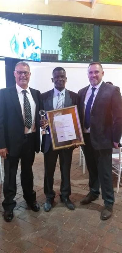Geelhoutbomer beste junior bestuurder