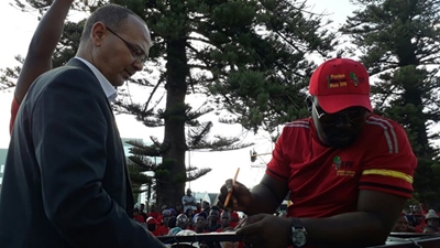 Marchers hand over second memorandum