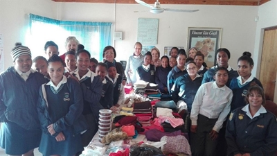 Stilbaai-polisie doen hul deel vir Mandeladag