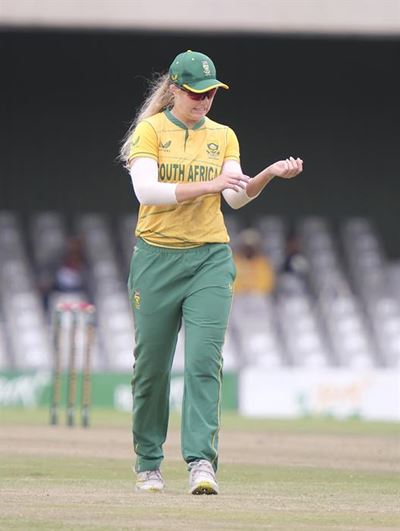 Dercksen gets her first cap