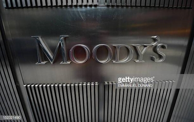 Moody’s in effect keeps SA at investment grade by skipping review decision