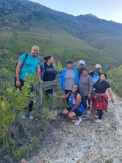 Riversdallers gered ná 29 uur op berg