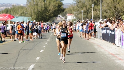 Motsau en Verster eerste oor wenstreep