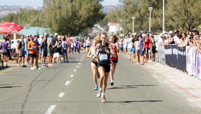 Motsau en Verster eerste oor wenstreep