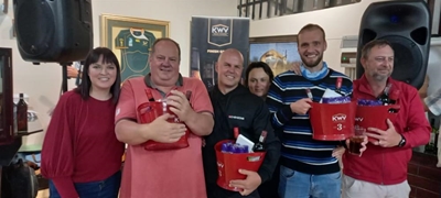 Butz & Gutz lig die kampioenskapstrofee in rolballiga