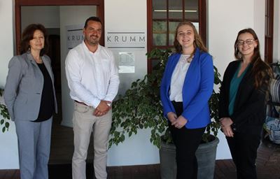 Krumm Prokureurs vier 5 jaar in Stilbaai