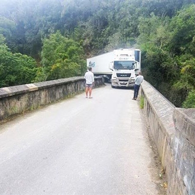 Truck episode at historical bridge