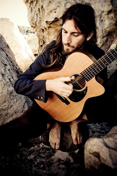 Catch guitar greats live