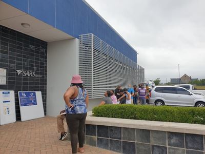Taxpayers queueing outside Sars office