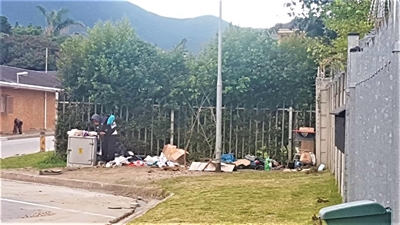 Raadop met Morrisstraat se stiefkinders