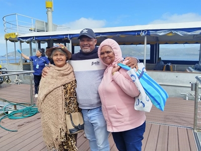 Residents of Vermont Old Age Home delighted by scenic boat trip