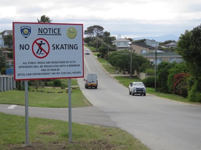 Skating on thin ice on Plett’s public roads