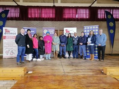 Polisie bederf vroue in Herold