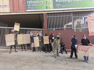 Homeless people protest in front of Mossel Bay shelter