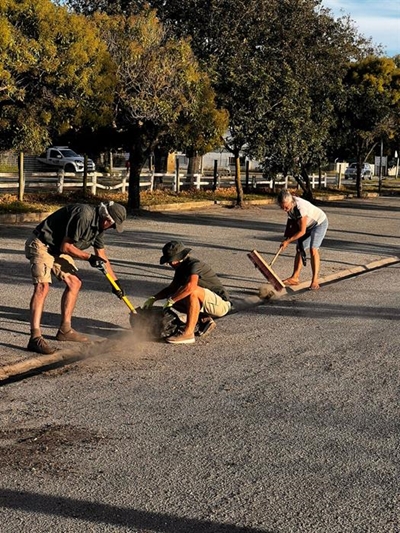 Sprucing up Main Road and other areas in Knysna