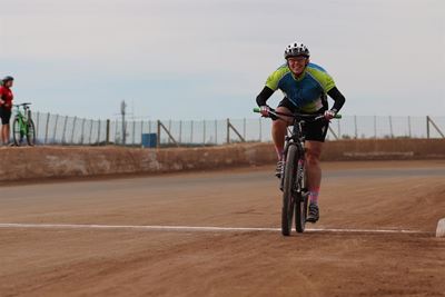 Fietsryreeks begin op ovaalbaan