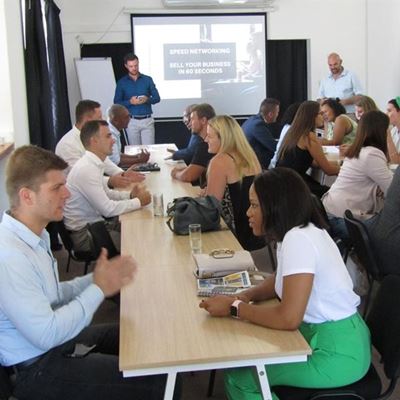 Shift wil dinge skuif vir jeug