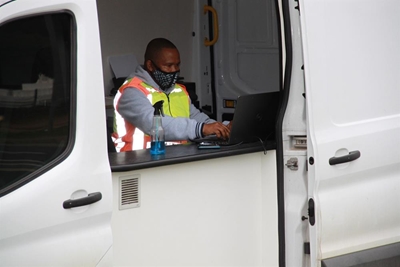 Motoriste moes behoorlik sakke skud by blokkade