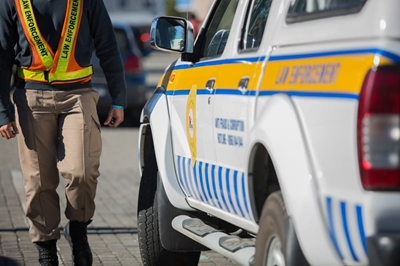 Klipgooiery op Louis Fourie lei tot munisipale patrollies