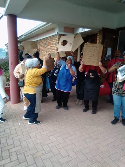 Vermont staff on strike over salaries