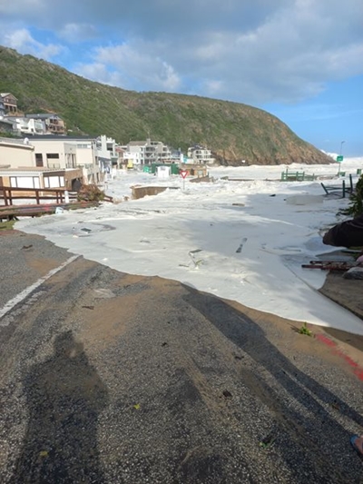 High Tide wreaks havoc on Garden Route beaches
