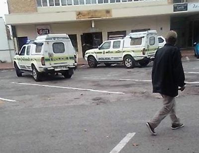 Woman shot in robbery in George CBD