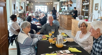 Groenklowers van 90 en ouer word getrakteer