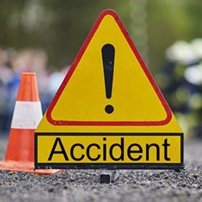 Vehicle overturn in Robinson Pass