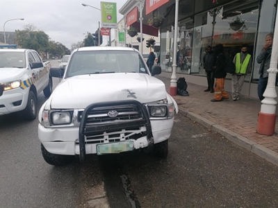 Bakkie in tweede botsing