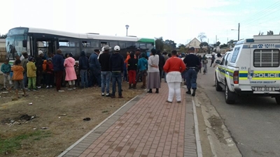 GO GEORGE-bus tref 4 voetgangers