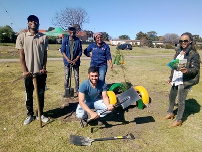 Officials plant trees during Arbour Week: 2-6 September